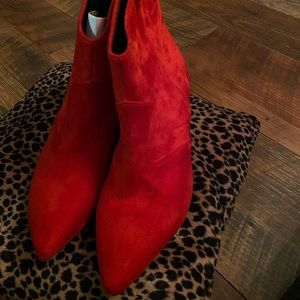 BUCCO, SIZE 8 1/2, BOOTIE